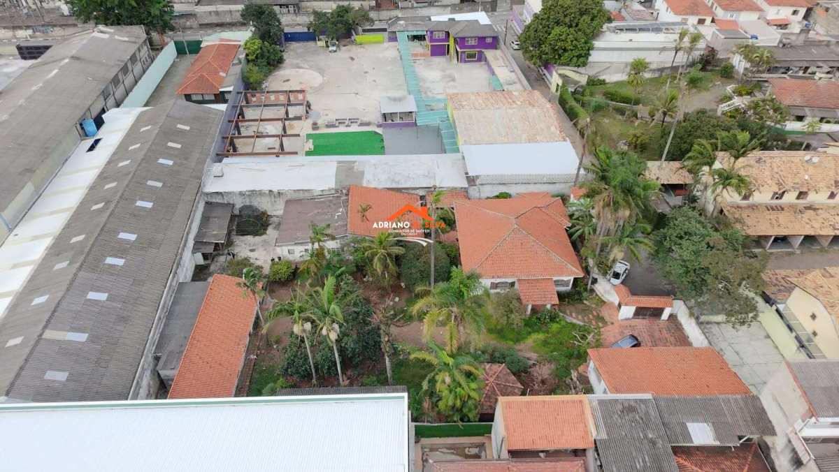 Terreno em zoneamento misto - ADRIANO CONSULTOR DE IMÓVEIS