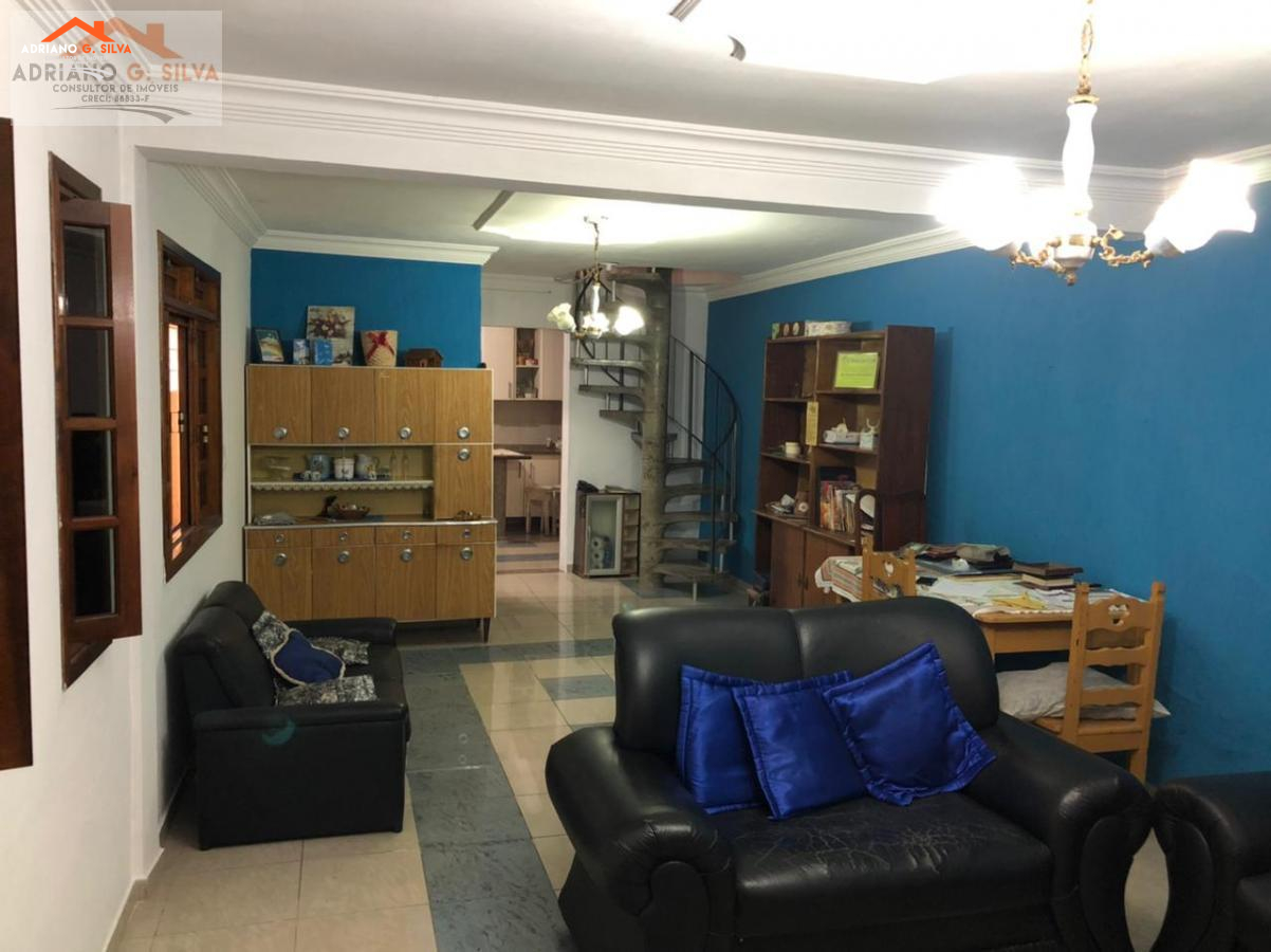 Casa para Venda em Embu das Artes / SP no bairro ENGENHO VELHO - ADRIANO CONSULTOR DE IMÓVEIS