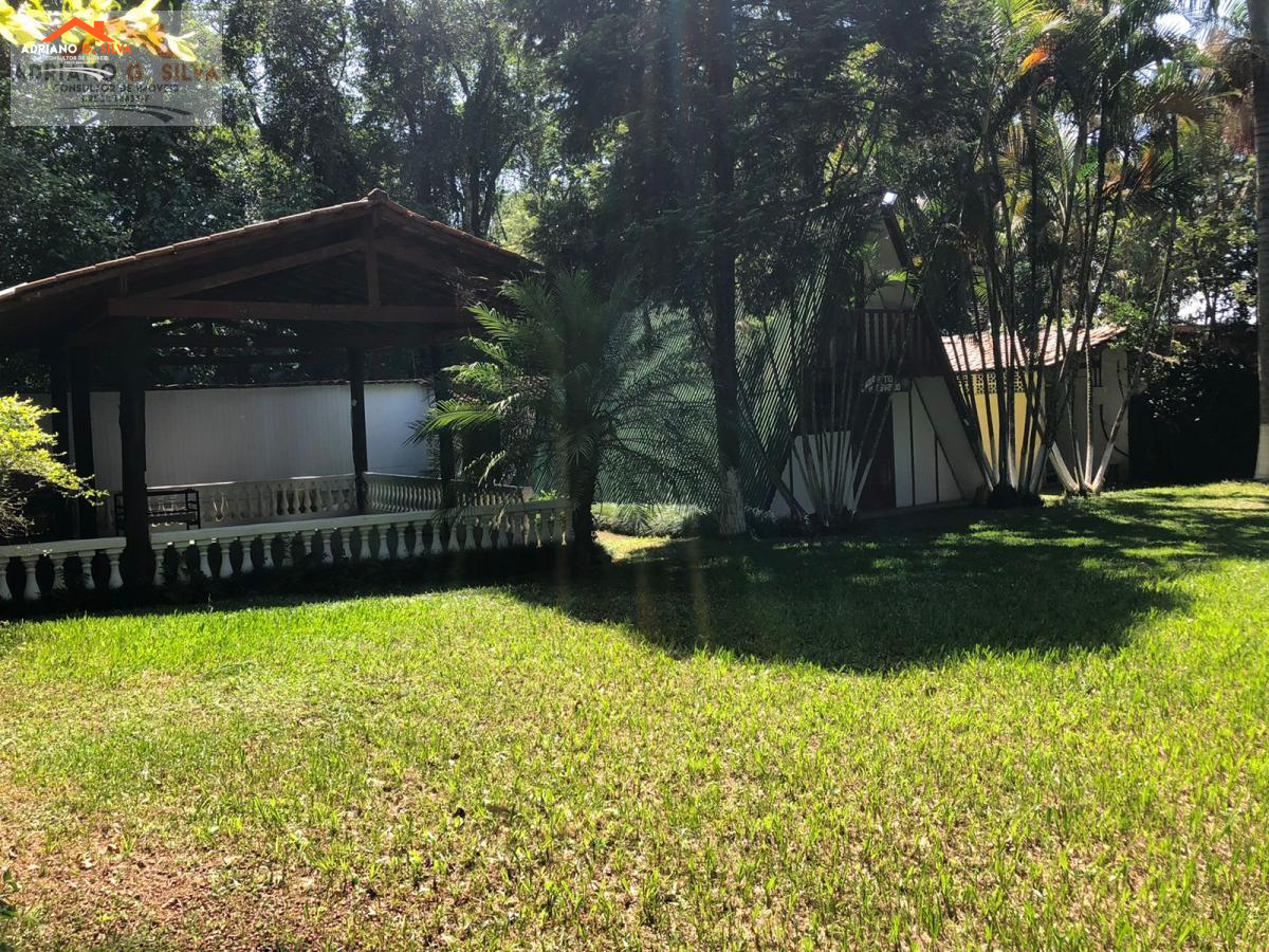 Chalé para Venda em Embu das Artes / SP no bairro BOSQUE DO EMBU - ADRIANO CONSULTOR DE IMÓVEIS