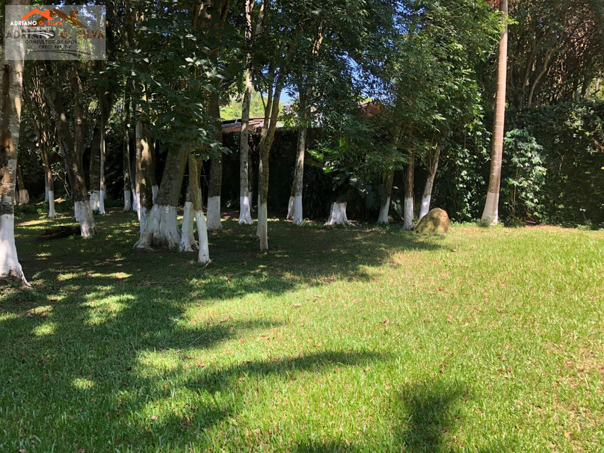 Chalé para Venda em Embu das Artes / SP no bairro BOSQUE DO EMBU - ADRIANO CONSULTOR DE IMÓVEIS
