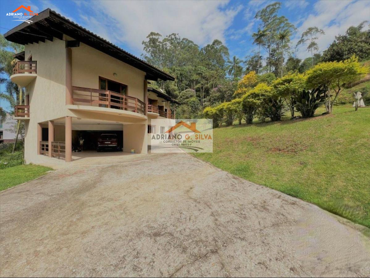 Casa em Condomínio para Venda em Embu das Artes / SP no bairro JARDIM ITATIAIA - ADRIANO CONSULTOR DE IMÓVEIS
