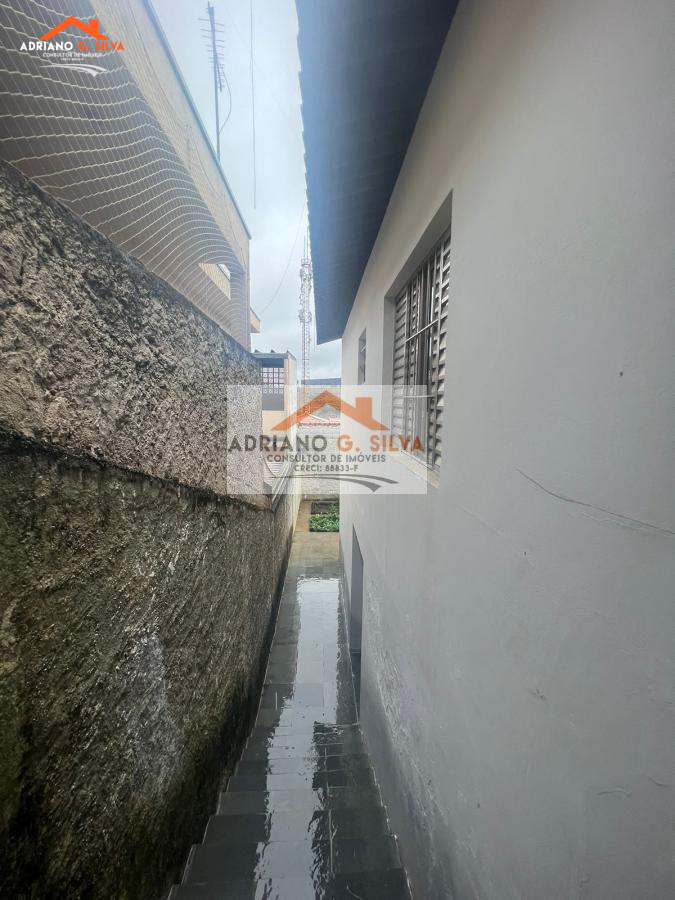 Casa para Locação em Embu das Artes / SP no bairro JARDIM PINHEIRINHO - ADRIANO CONSULTOR DE IMÓVEIS