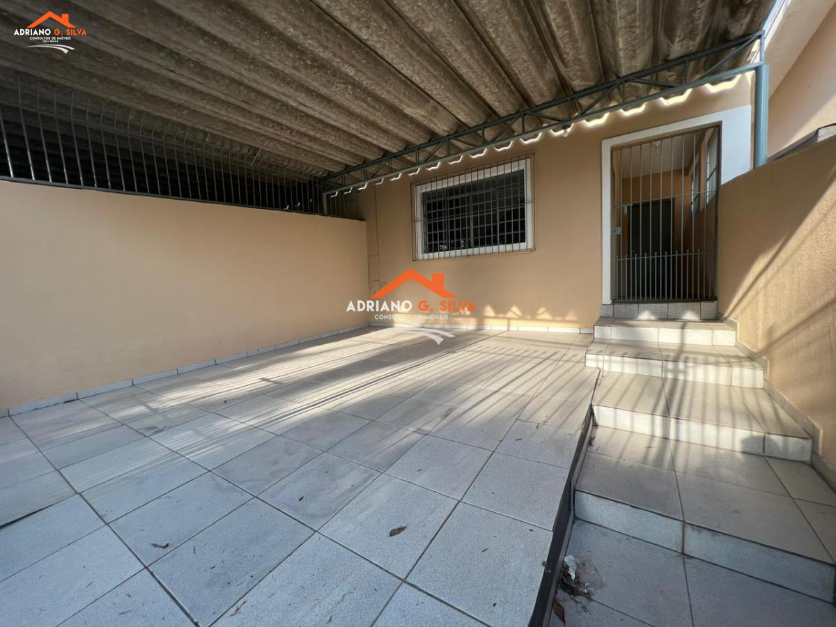 Casa para Locação em Embu das Artes / SP no bairro CERCADO GRANDE - ADRIANO CONSULTOR DE IMÓVEIS