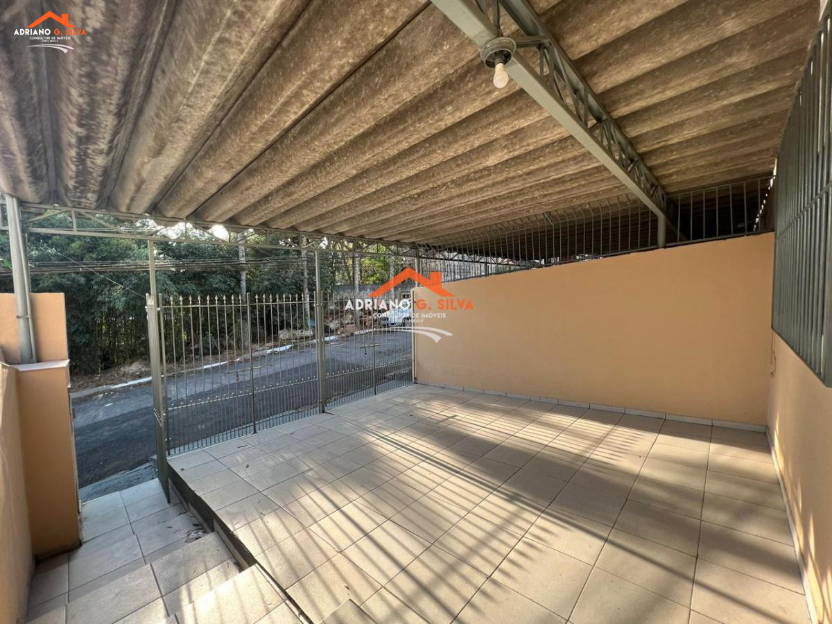 Casa para Locação em Embu das Artes / SP no bairro CERCADO GRANDE - ADRIANO CONSULTOR DE IMÓVEIS