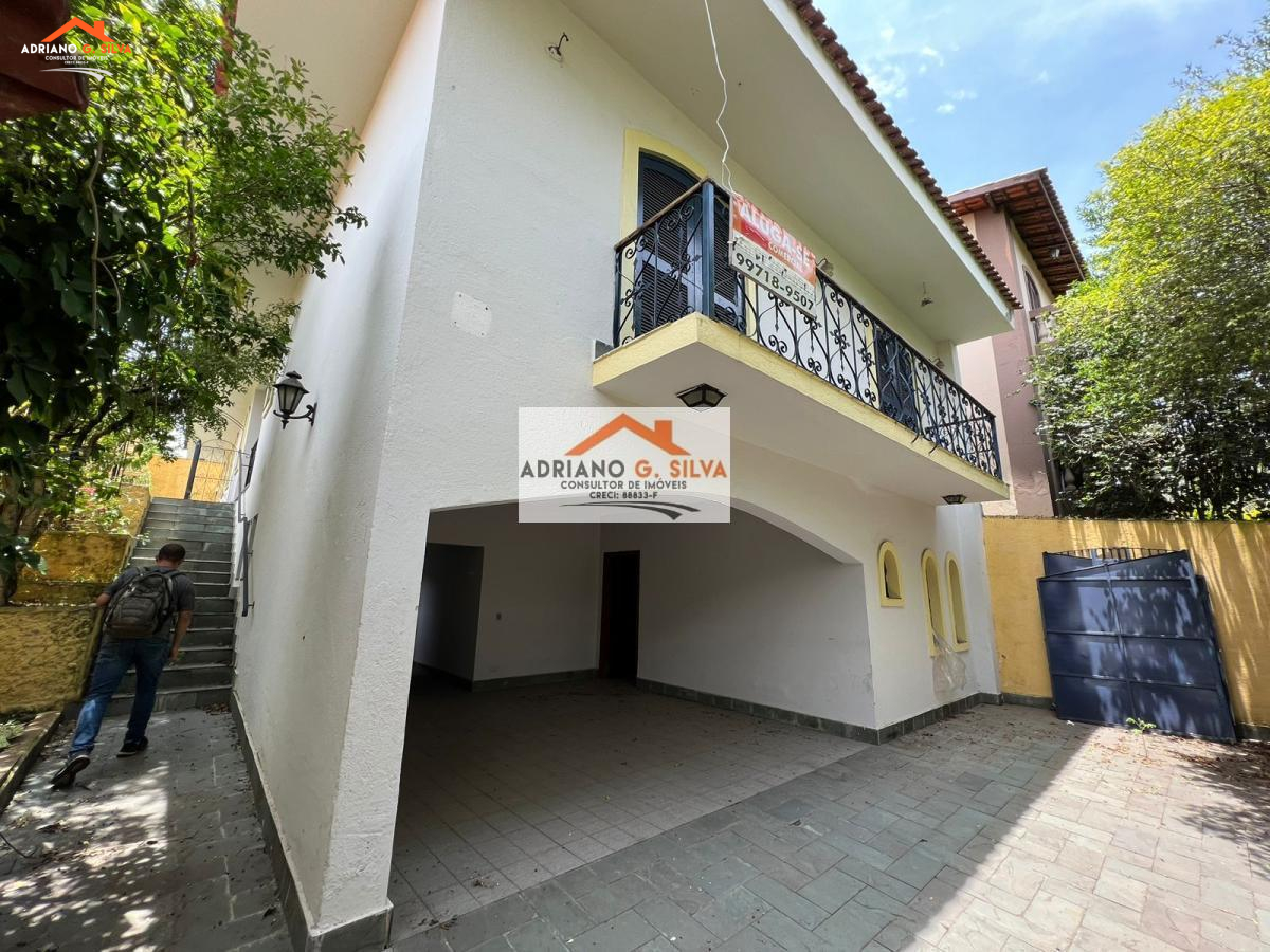 Casa Comercial para Locação em Embu das Artes / SP no bairro Centro - ADRIANO CONSULTOR DE IMÓVEIS