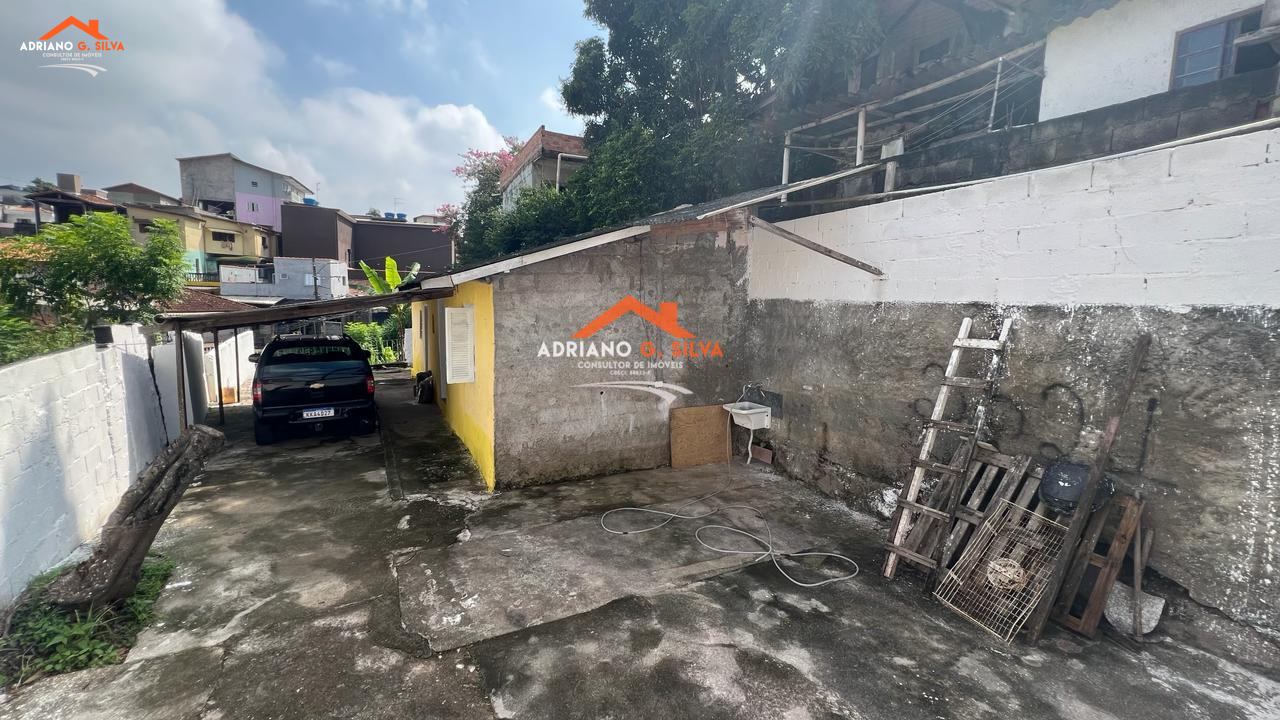 Casa para Venda em Embu das Artes / SP no bairro JARDIM PINHEIRINHO - ADRIANO CONSULTOR DE IMÓVEIS