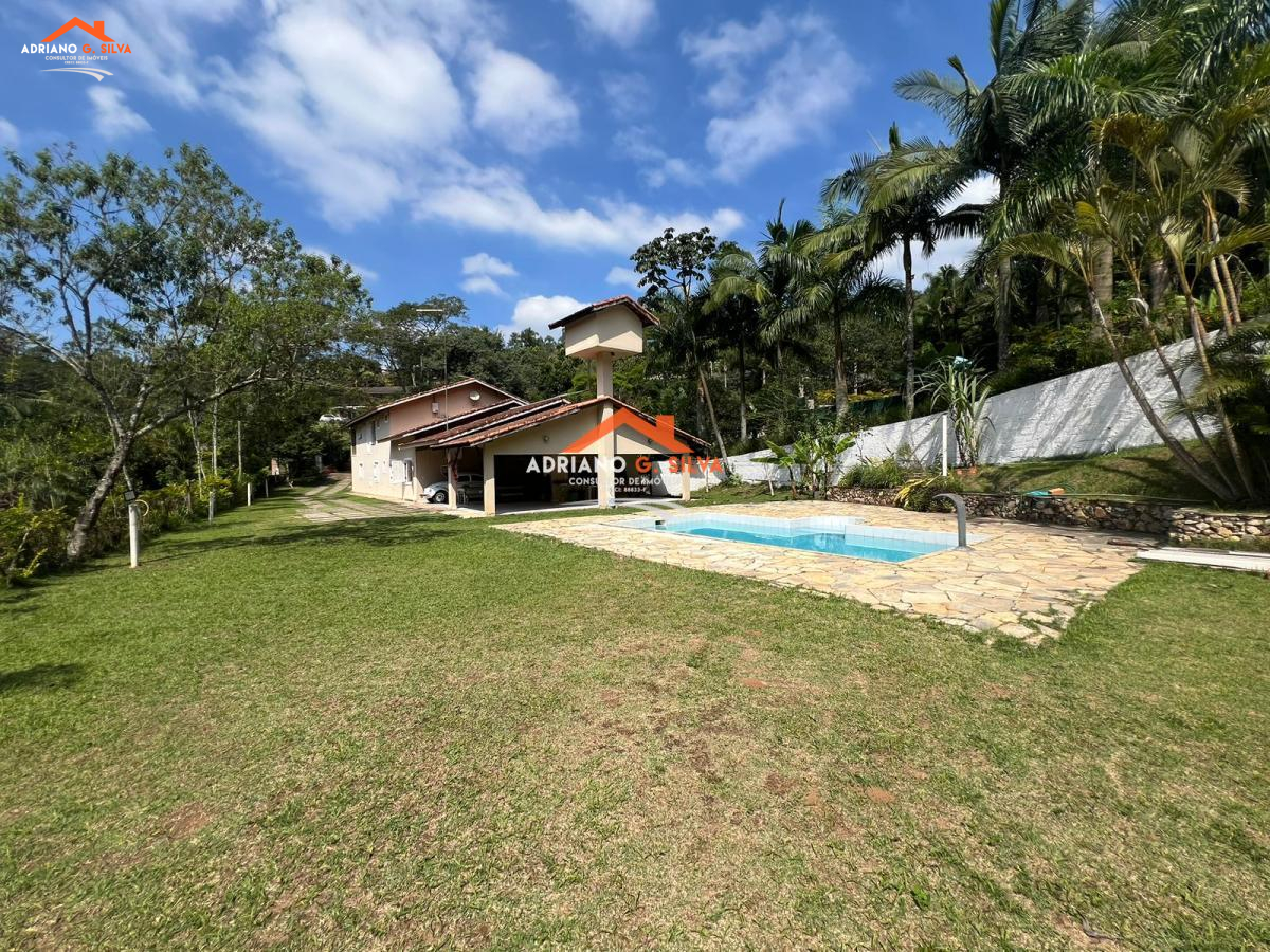 Casa em Condomínio para Venda em Embu das Artes / SP no bairro JARDIM ITATIAIA - ADRIANO CONSULTOR DE IMÓVEIS