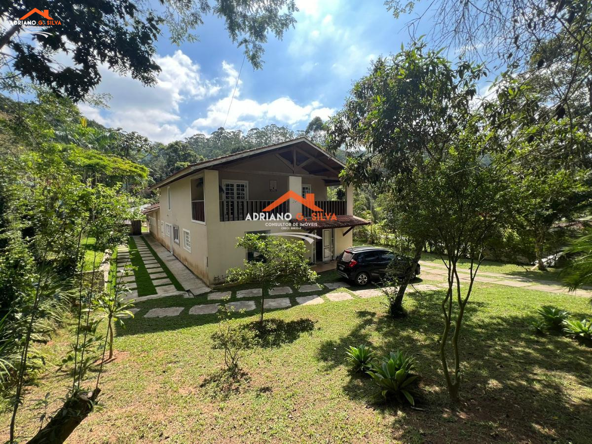 Casa em Condomínio para Venda em Embu das Artes / SP no bairro JARDIM ITATIAIA - ADRIANO CONSULTOR DE IMÓVEIS