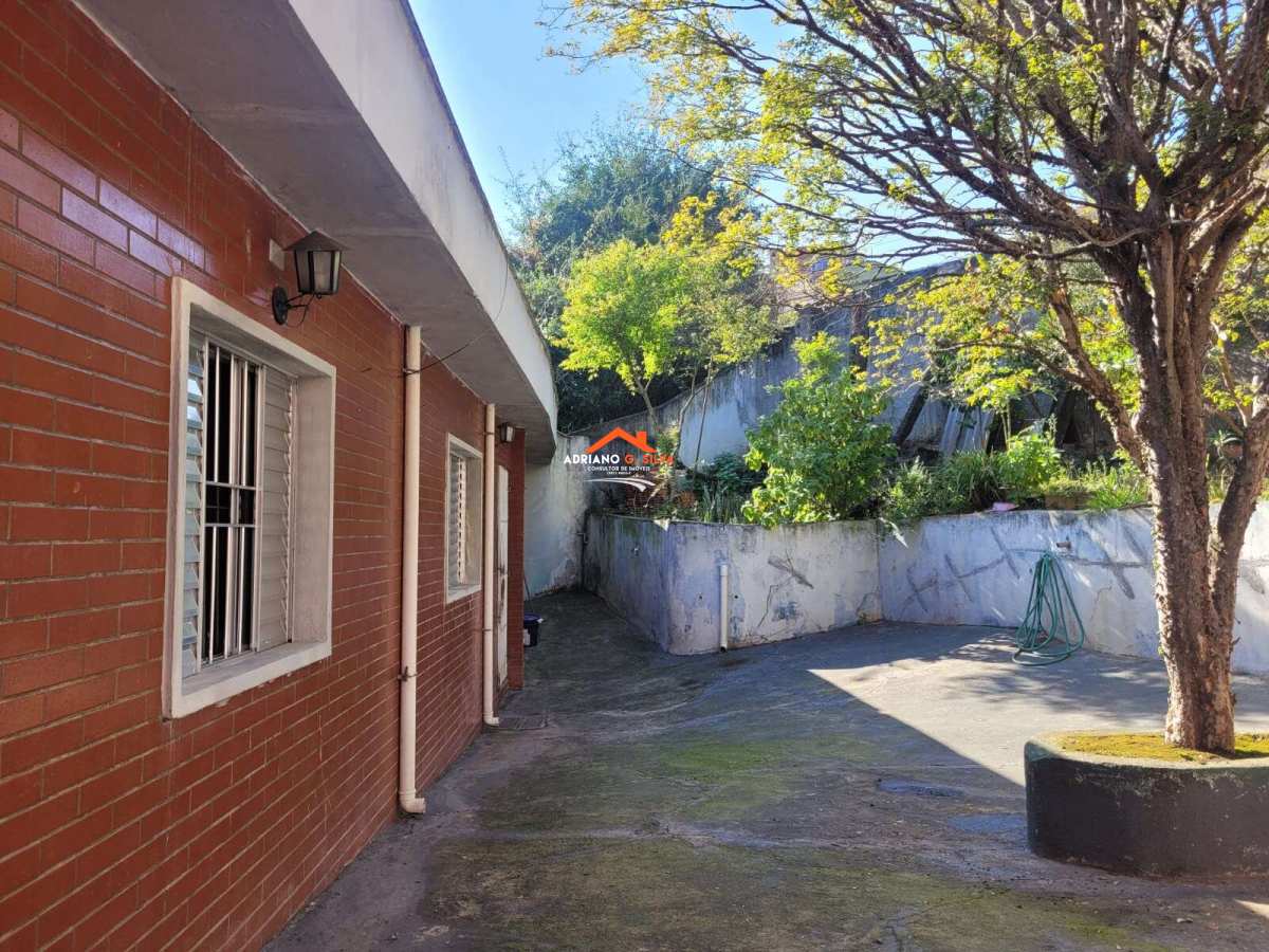 Casa à venda em Embu das Artes, Jardim Santo Eduardo, com 3 quartos, 282,40m²
