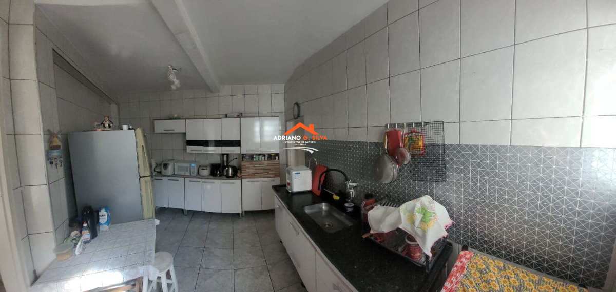 Casa à venda em Embu das Artes, Jardim Santo Eduardo, com 3 quartos, 282,40m²