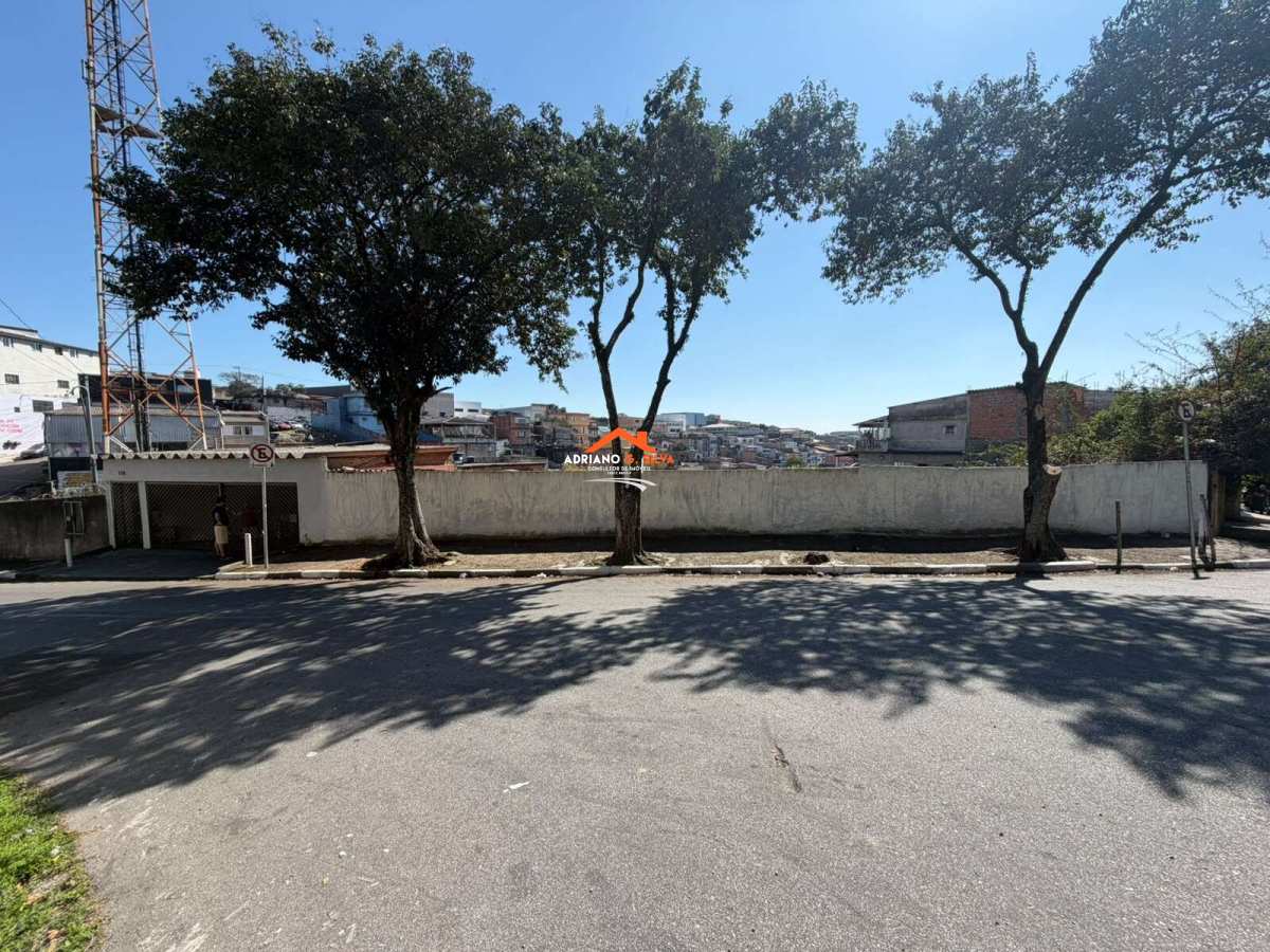 Casa à venda em Embu das Artes, Jardim Santo Eduardo, com 3 quartos, 282,40m² - ADRIANO CONSULTOR DE IMÓVEIS