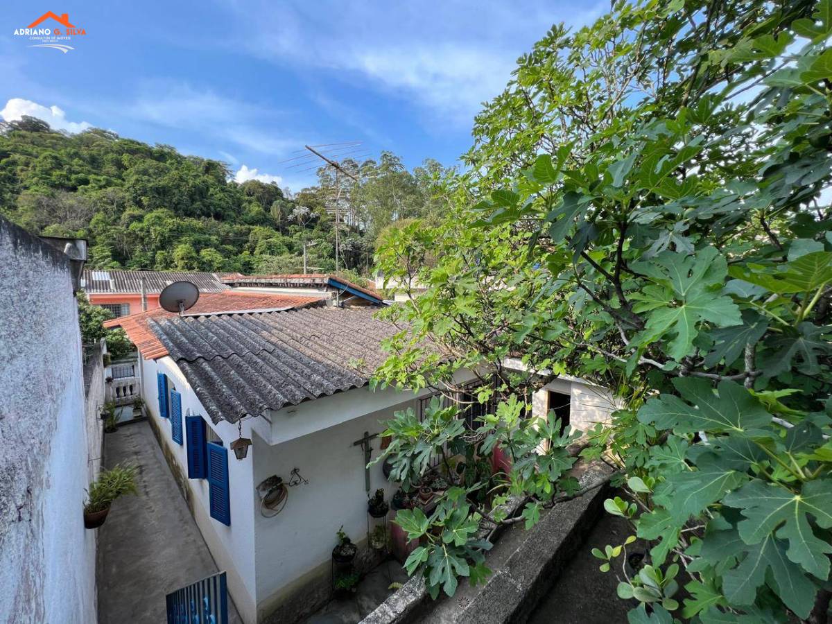 Casa à venda em Embu das Artes, Centro, com 3 quartos, 250,00m² - ADRIANO CONSULTOR DE IMÓVEIS