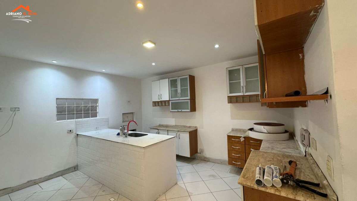 Casa à venda em Embu das Artes, Embuema, com 2 quartos, 350,00m² - ADRIANO CONSULTOR DE IMÓVEIS