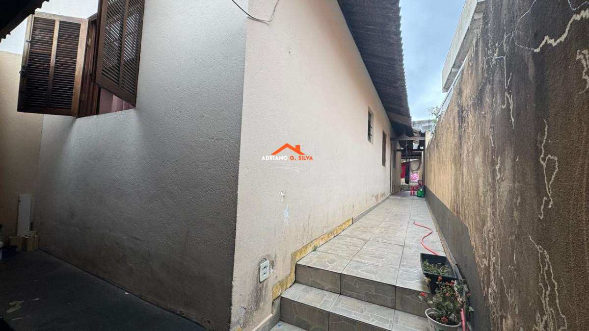 Casa à venda em Embu das Artes, Jardim Sílvia, com 2 quartos, 93,42m² - ADRIANO CONSULTOR DE IMÓVEIS