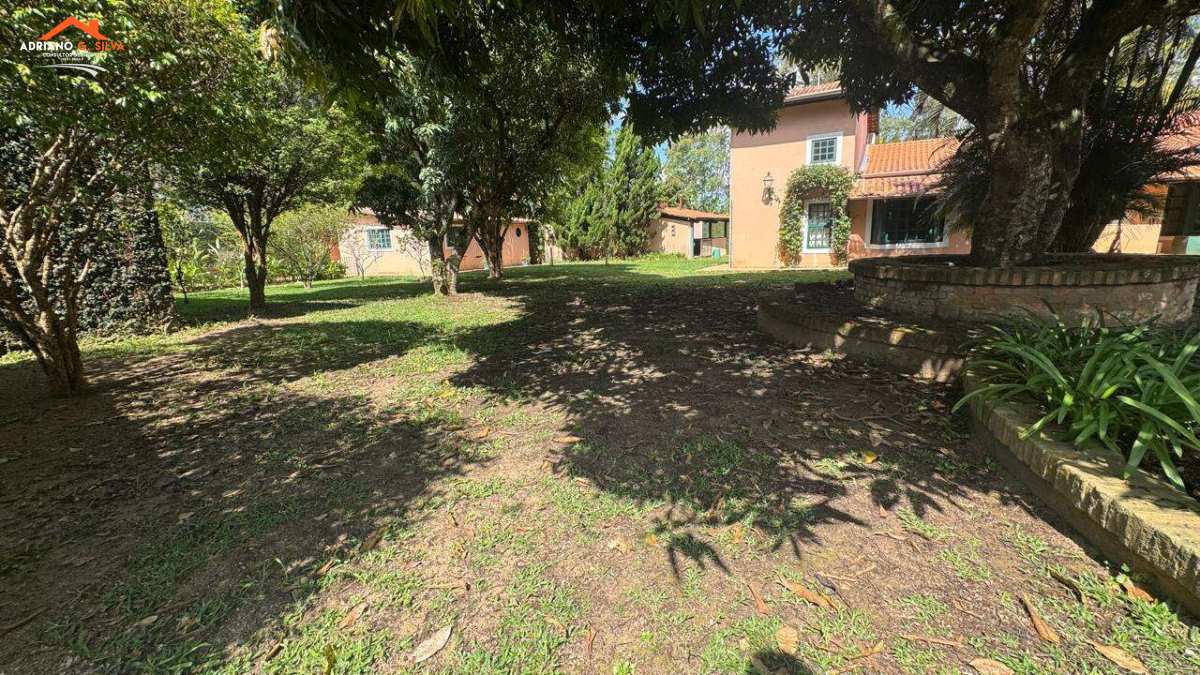 Casa à venda em Embu das Artes, Maria Auxiliadora, com 3 quartos, 458,09m² - ADRIANO CONSULTOR DE IMÓVEIS