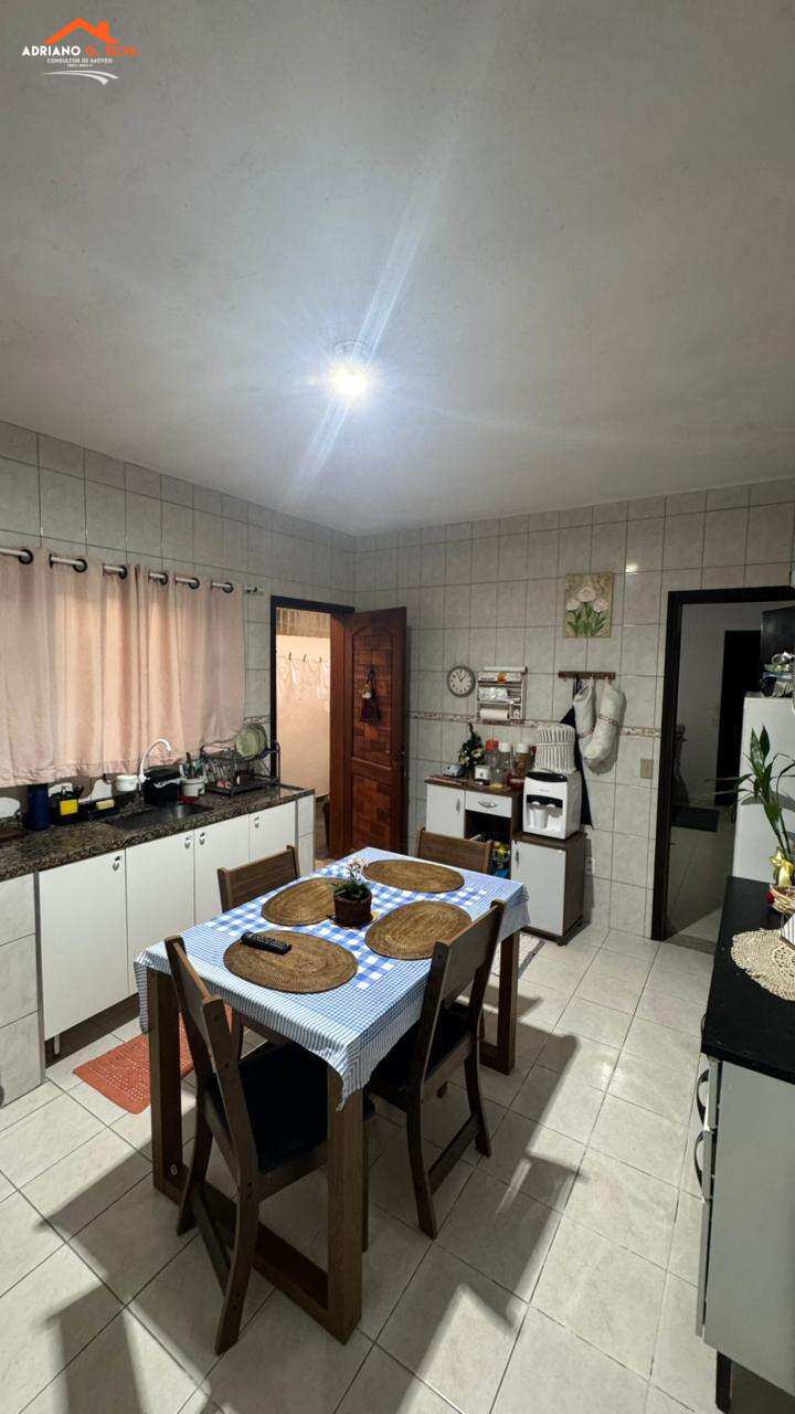 Casa à venda em Embu das Artes, Parque das Chácaras, com 1 quarto, 125,00m² - ADRIANO CONSULTOR DE IMÓVEIS