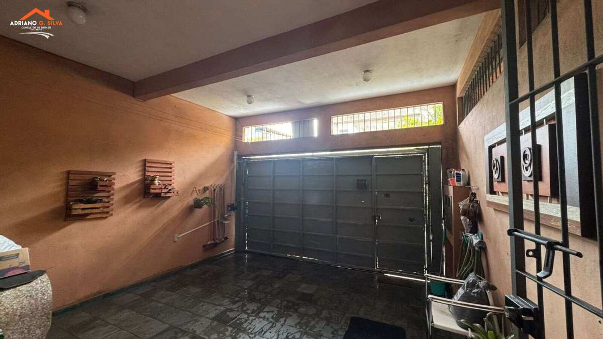 Casa à venda em Embu das Artes, Parque das Chácaras, com 1 quarto, 125,00m² - ADRIANO CONSULTOR DE IMÓVEIS