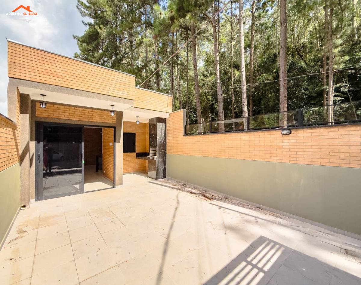 Casa à venda em Embu das Artes, Parque São Leonardo, com 3 quartos, 125,00m² - ADRIANO CONSULTOR DE IMÓVEIS