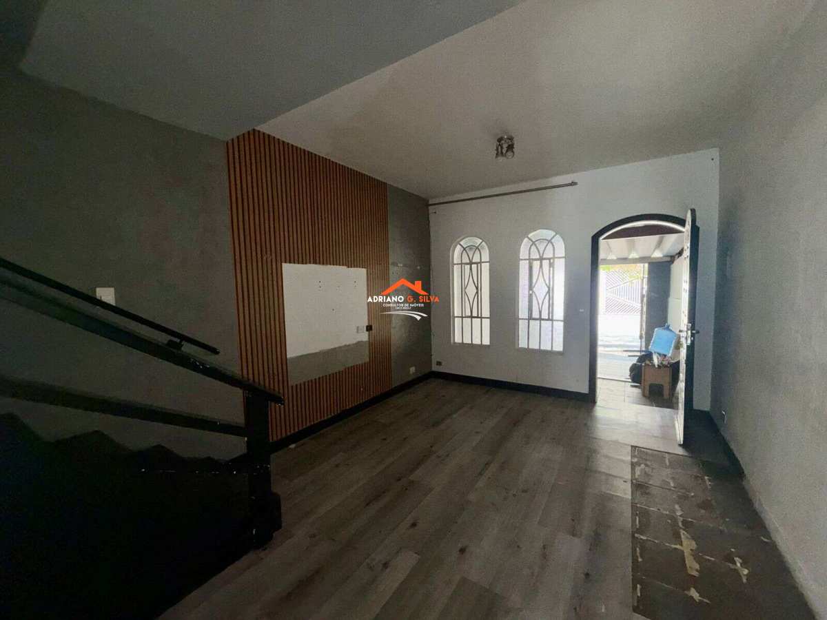 Casa bem localizada - ADRIANO CONSULTOR DE IMÓVEIS