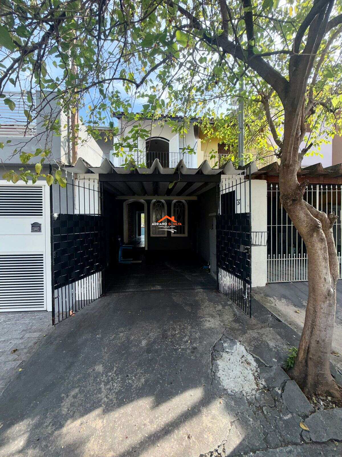 Casa bem localizada - ADRIANO CONSULTOR DE IMÓVEIS