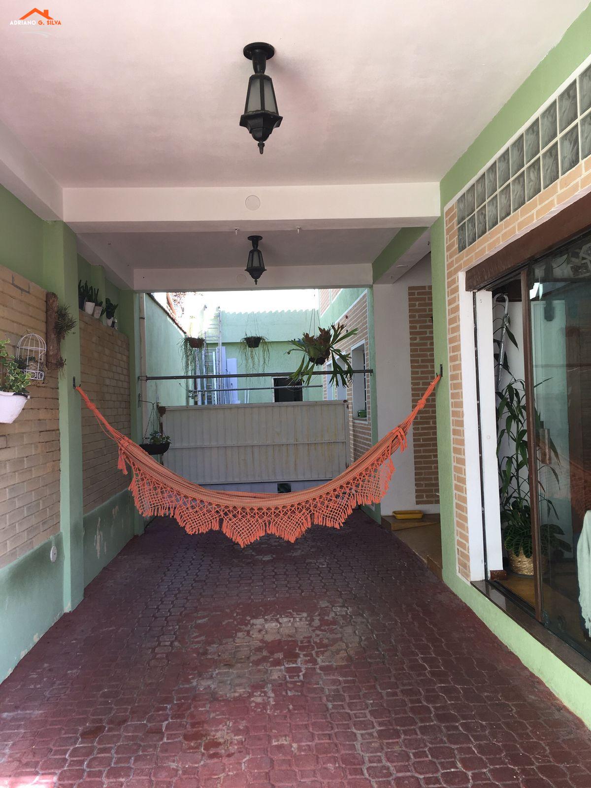 Casa com 3 quartos, 300,00m², à venda em Embu das Artes, Maria Auxiliadora - ADRIANO CONSULTOR DE IMÓVEIS