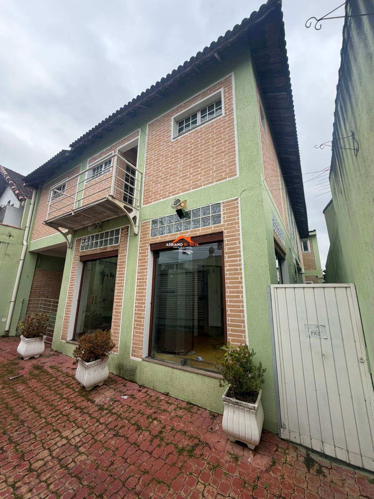 Casa à venda em Embu das Artes, Maria Auxiliadora, com 4 quartos, 300,00m² - ADRIANO CONSULTOR DE IMÓVEIS