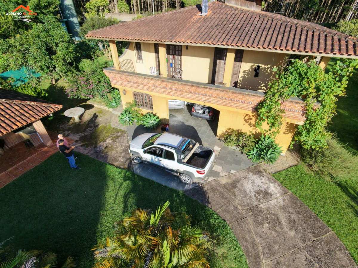 Casa de condomínio à venda em Embu das Artes, com 3 quartos, 360,52m² - ADRIANO CONSULTOR DE IMÓVEIS