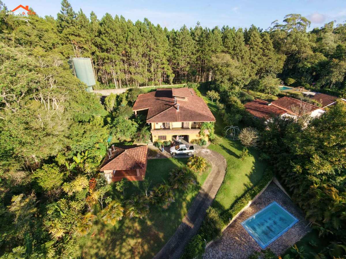 Casa de condomínio à venda em Embu das Artes, com 3 quartos, 360,52m² - ADRIANO CONSULTOR DE IMÓVEIS