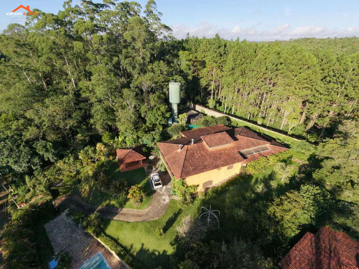 Casa de condomínio à venda em Embu das Artes, com 3 quartos, 360,52m² - ADRIANO CONSULTOR DE IMÓVEIS