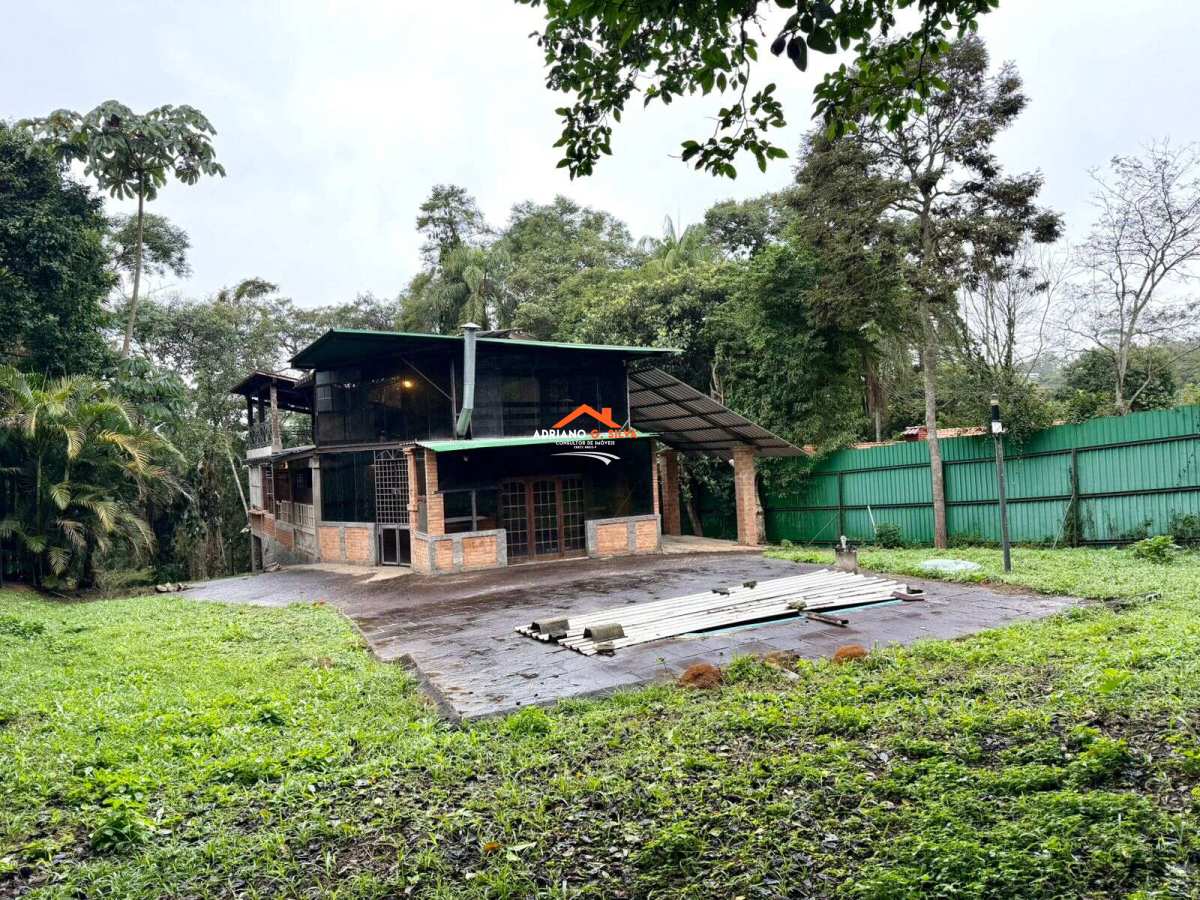 Casa de condomínio à venda em Embu das Artes, Jardim dos Ipês, 200,00m² - ADRIANO CONSULTOR DE IMÓVEIS