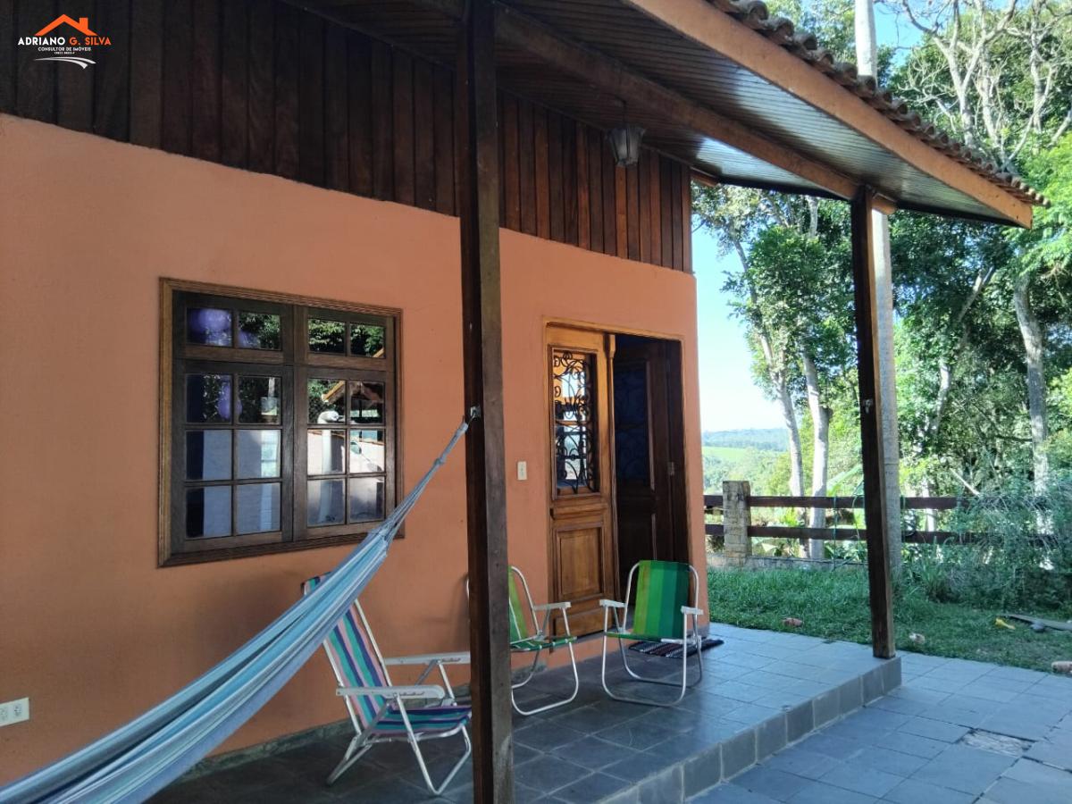 Casa de condomínio à venda, com 3 quartos, 195,00m² - ADRIANO CONSULTOR DE IMÓVEIS