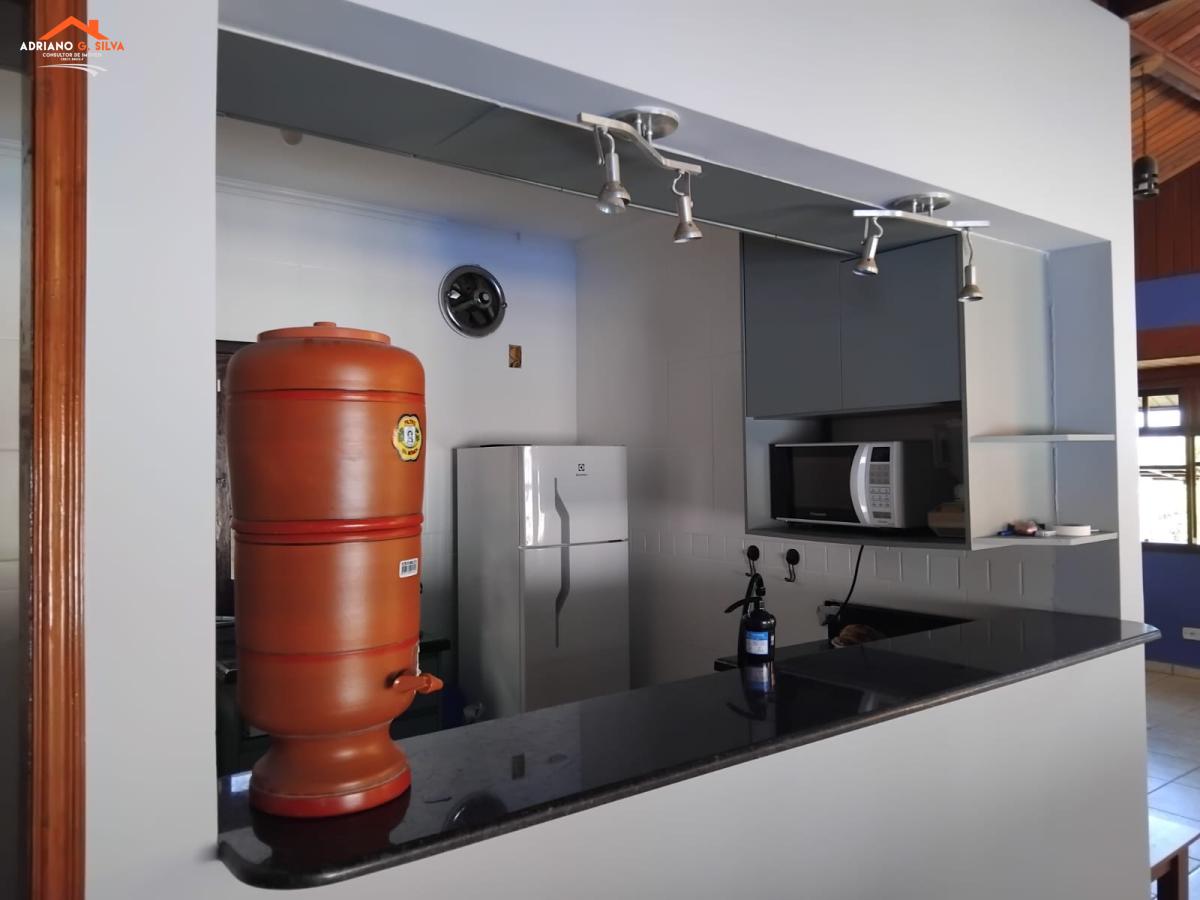 Casa de condomínio à venda, com 3 quartos, 195,00m² - ADRIANO CONSULTOR DE IMÓVEIS