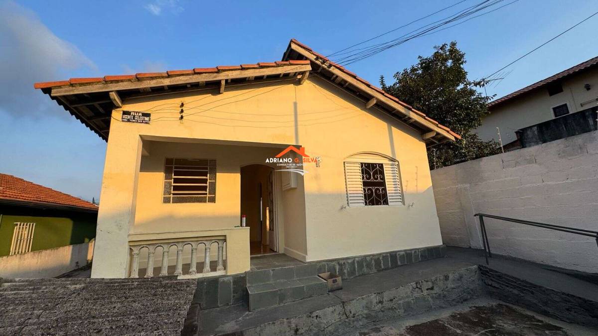 Casa e uma edícula. - ADRIANO CONSULTOR DE IMÓVEIS