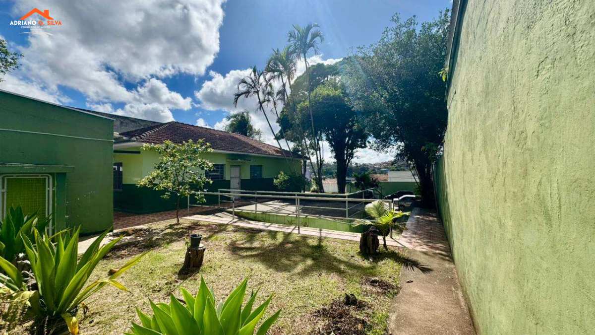 Casa em Embu das Artes, Centro, 528,00m² - ADRIANO CONSULTOR DE IMÓVEIS