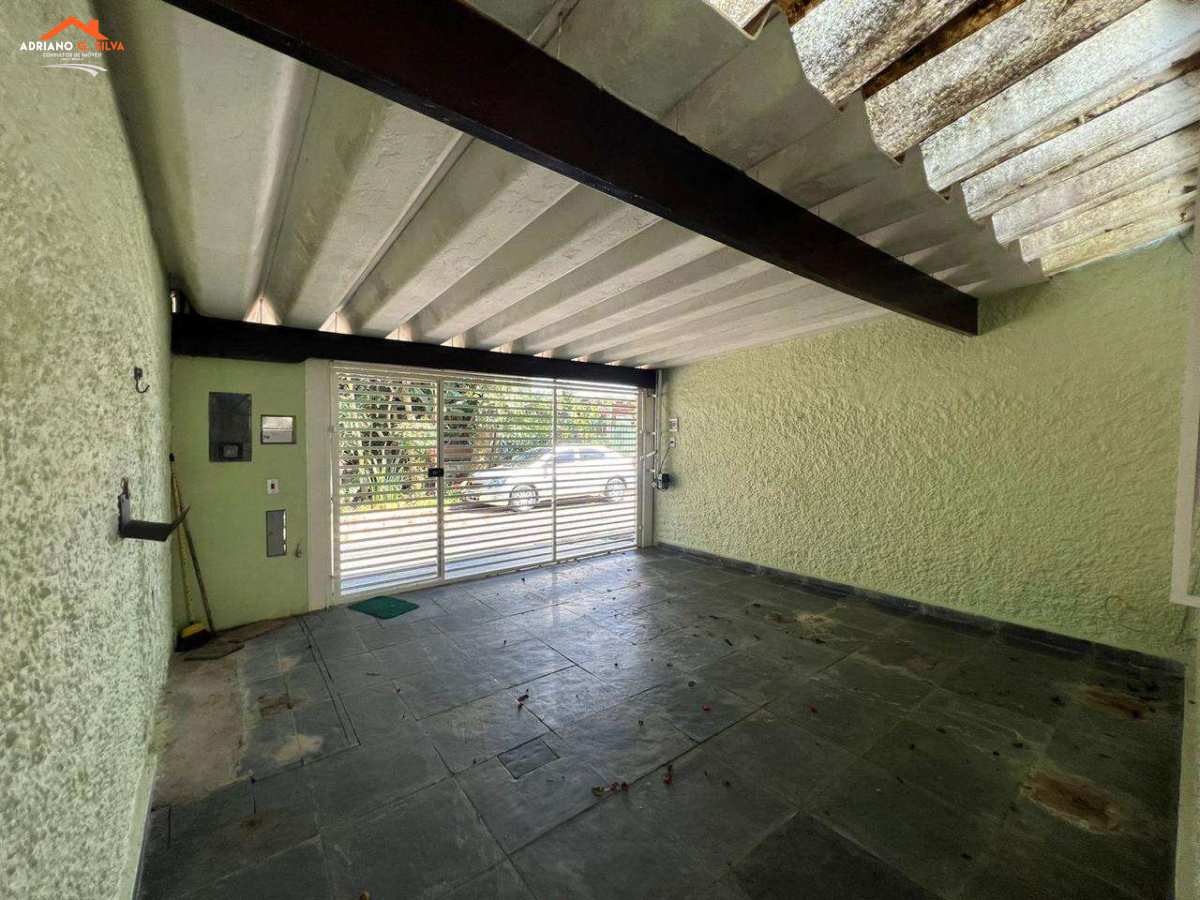 Casa geminada à venda em Embu das Artes, Maria Auxiliadora, com 3 quartos, 130,45m² - ADRIANO CONSULTOR DE IMÓVEIS