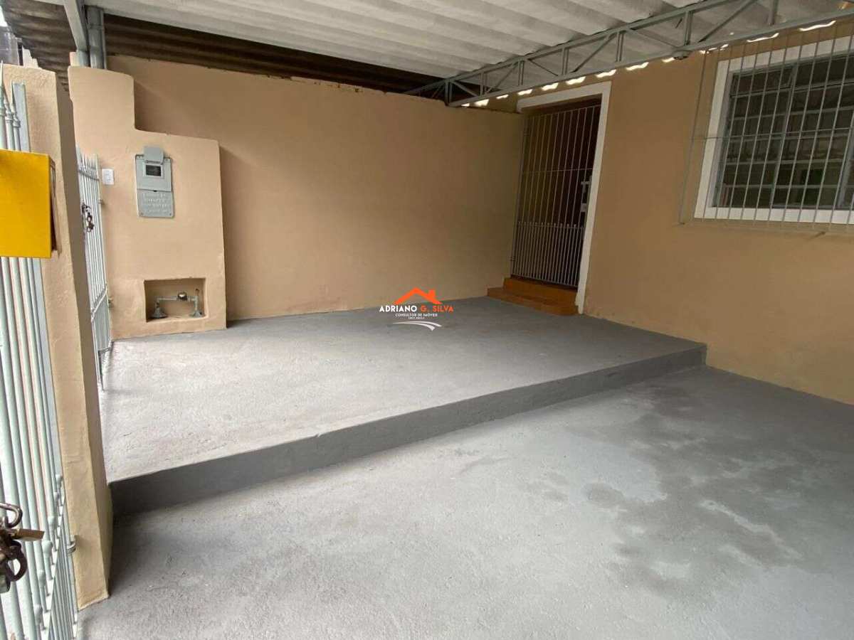 Casa para Locação em Embu das Artes / SP no bairro CERCADO GRANDE - ADRIANO CONSULTOR DE IMÓVEIS