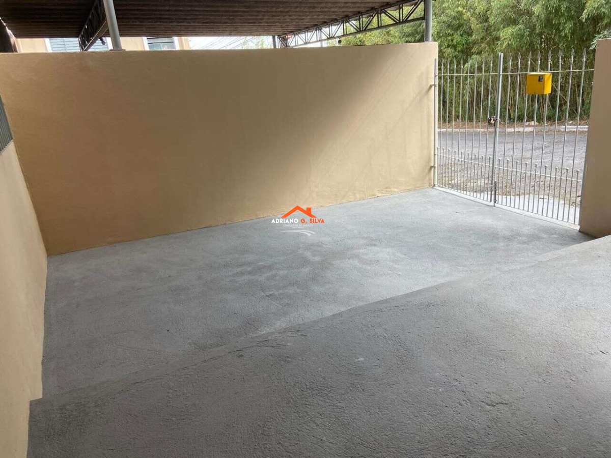 Casa para Locação em Embu das Artes / SP no bairro CERCADO GRANDE - ADRIANO CONSULTOR DE IMÓVEIS