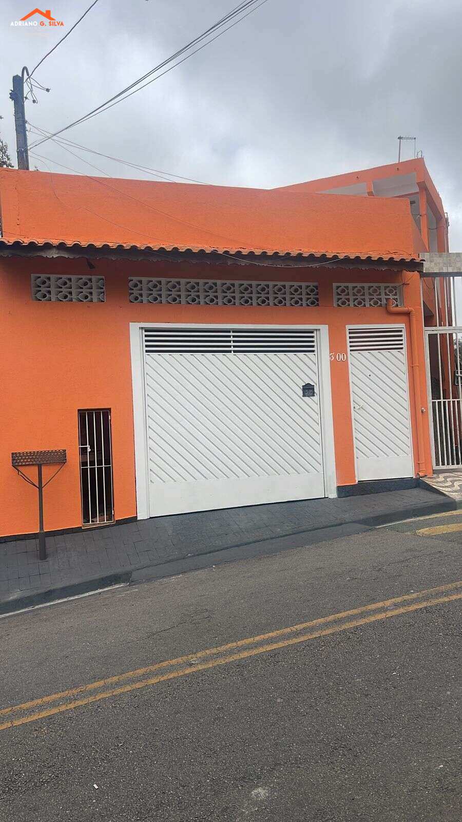 Casa para Venda em Embu das Artes / SP no bairro JARDIM SILVIA - ADRIANO CONSULTOR DE IMÓVEIS