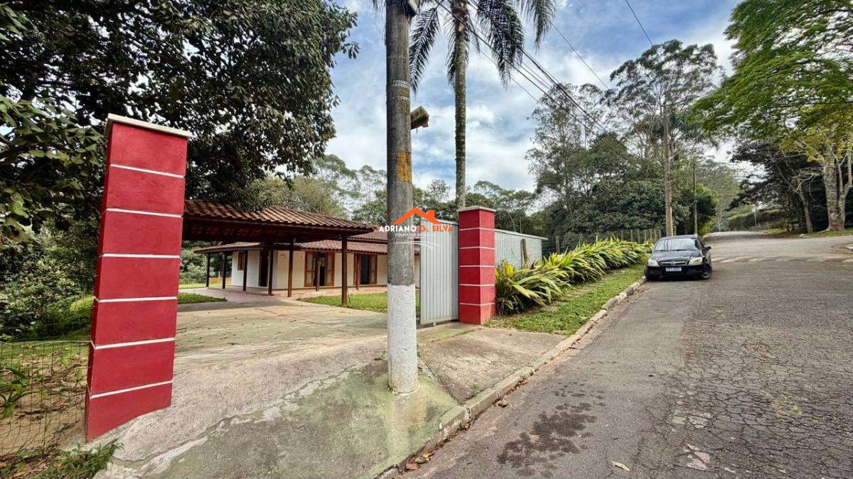 Casa térrea, em terreno totalmente plano. - ADRIANO CONSULTOR DE IMÓVEIS