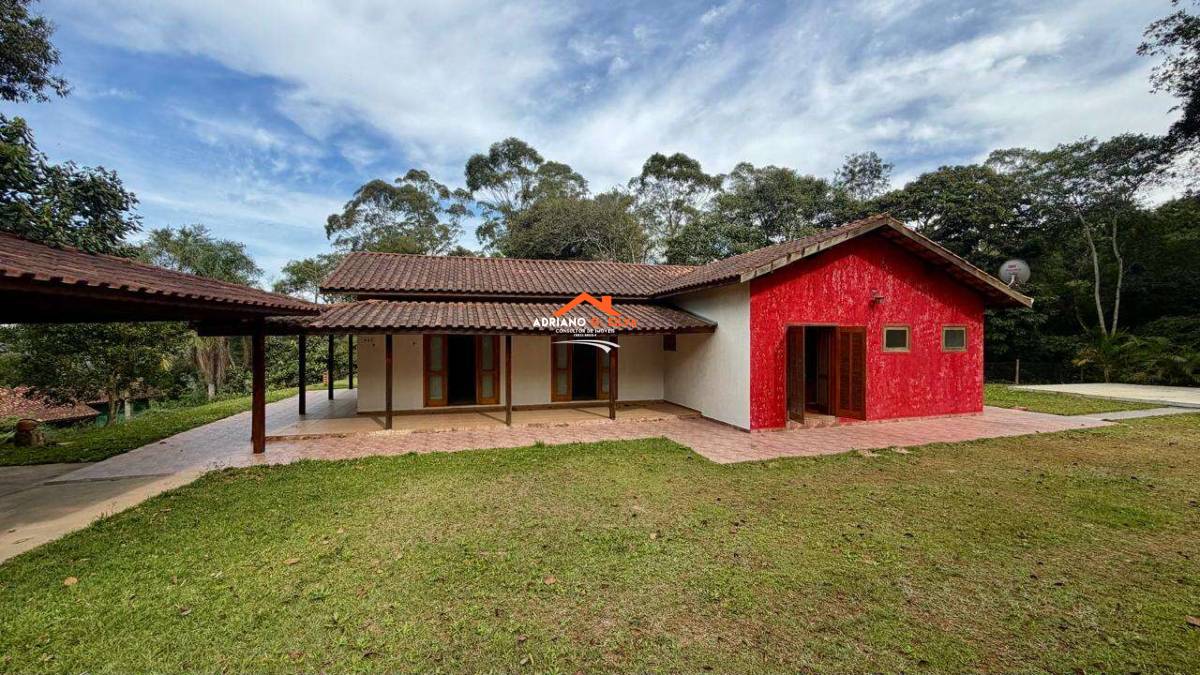 Casa térrea, em terreno totalmente plano. - ADRIANO CONSULTOR DE IMÓVEIS