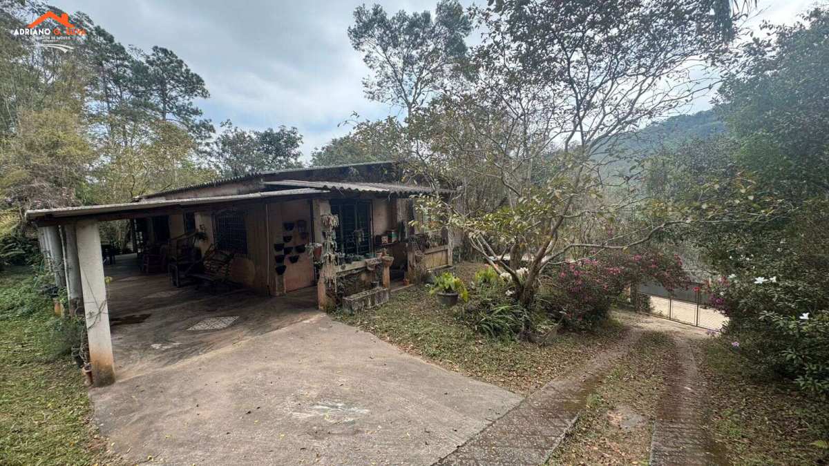 Chácara à venda em Cotia, Ressaca, com 3 quartos, 120,00m² - ADRIANO CONSULTOR DE IMÓVEIS