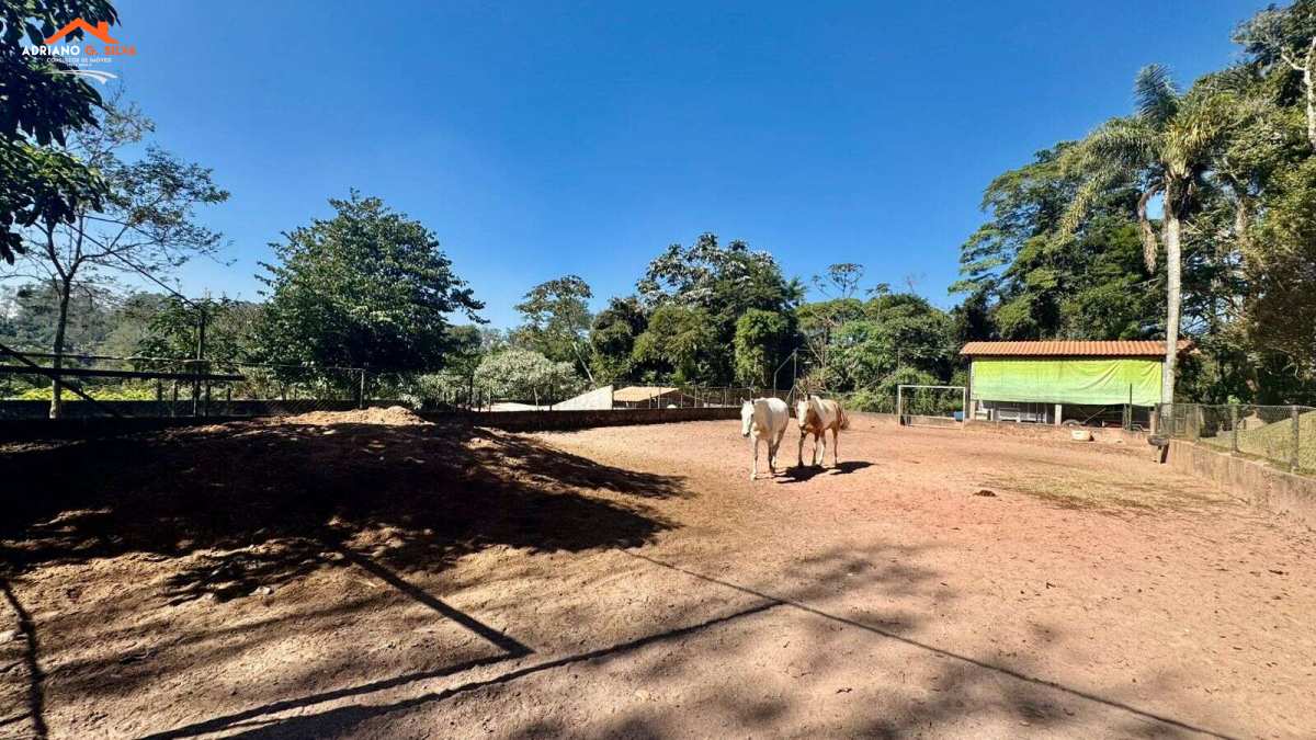 Chácara à venda em Embu das Artes, Chácaras Lidia, com 5 quartos, 550,00m² - ADRIANO CONSULTOR DE IMÓVEIS