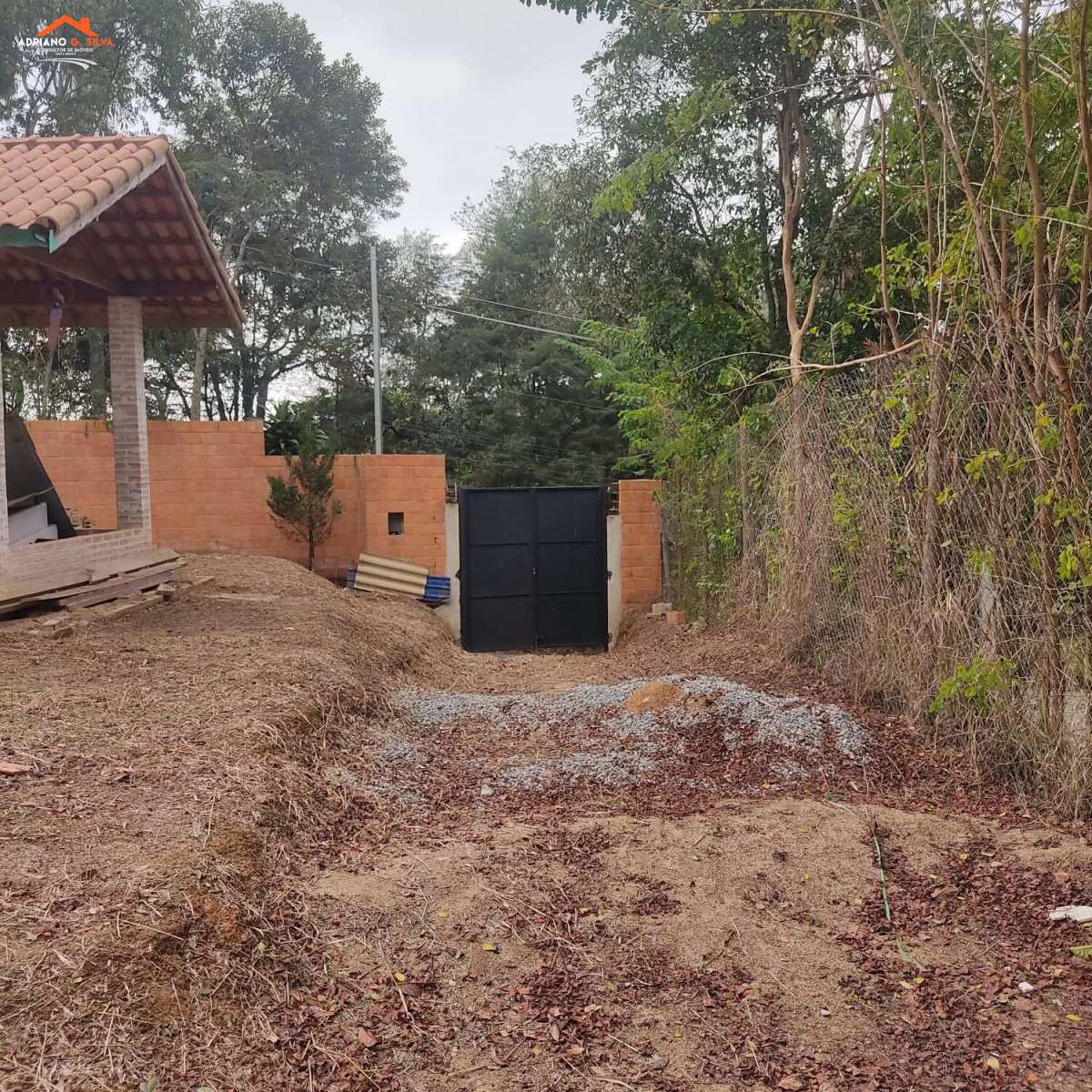 Chácara à venda em Embu das Artes, Invernada, 1.000,00m² - ADRIANO CONSULTOR DE IMÓVEIS