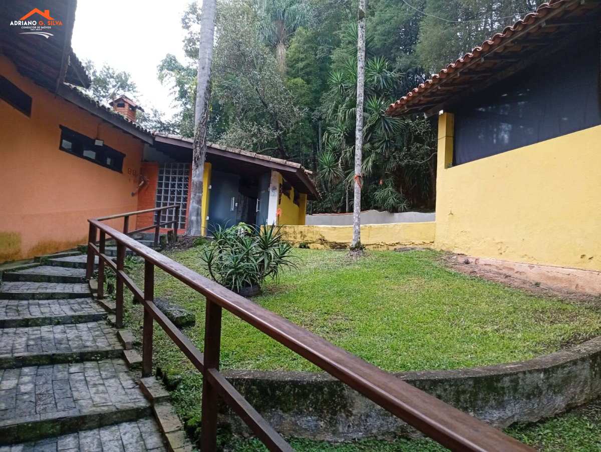 Chácara à venda em Embu das Artes, Jardim Novo Embu, com 5 quartos, 5.000,00m² - ADRIANO CONSULTOR DE IMÓVEIS