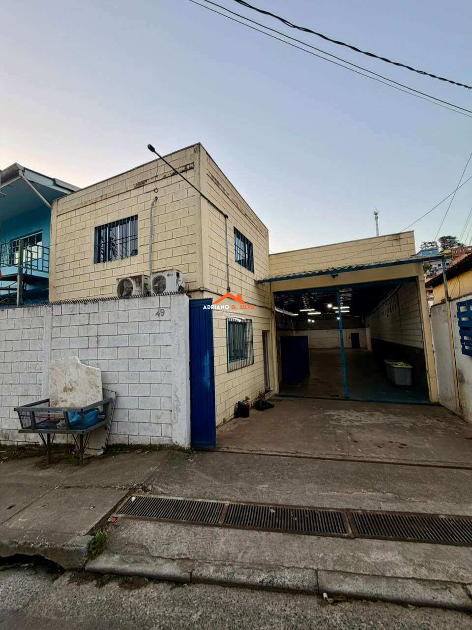 Galpão para alugar em Embu das Artes, Jardim Lavorato, 280,00m² - ADRIANO CONSULTOR DE IMÓVEIS