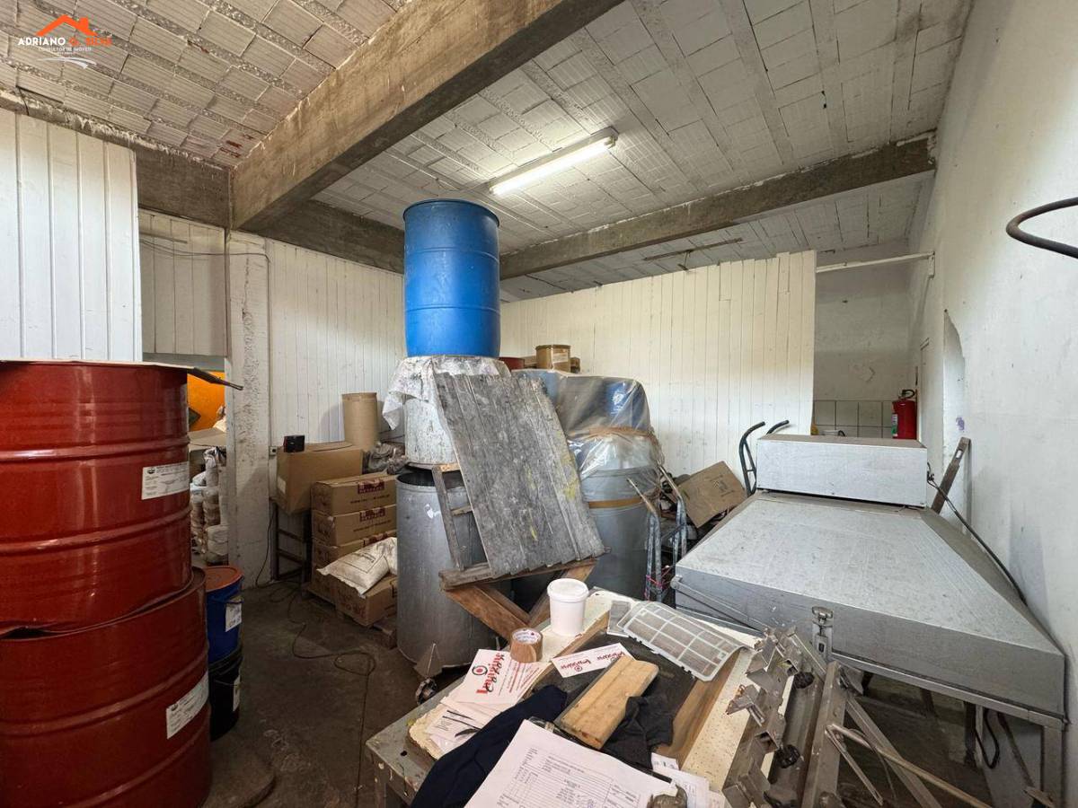 Prédio comercial à venda em Embu das Artes, Jardim Sadie, com 2 quartos, 337,80m² - ADRIANO CONSULTOR DE IMÓVEIS