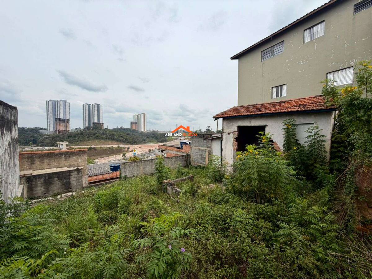 Projeto desenvolvido para 8 apartamentos. - ADRIANO CONSULTOR DE IMÓVEIS