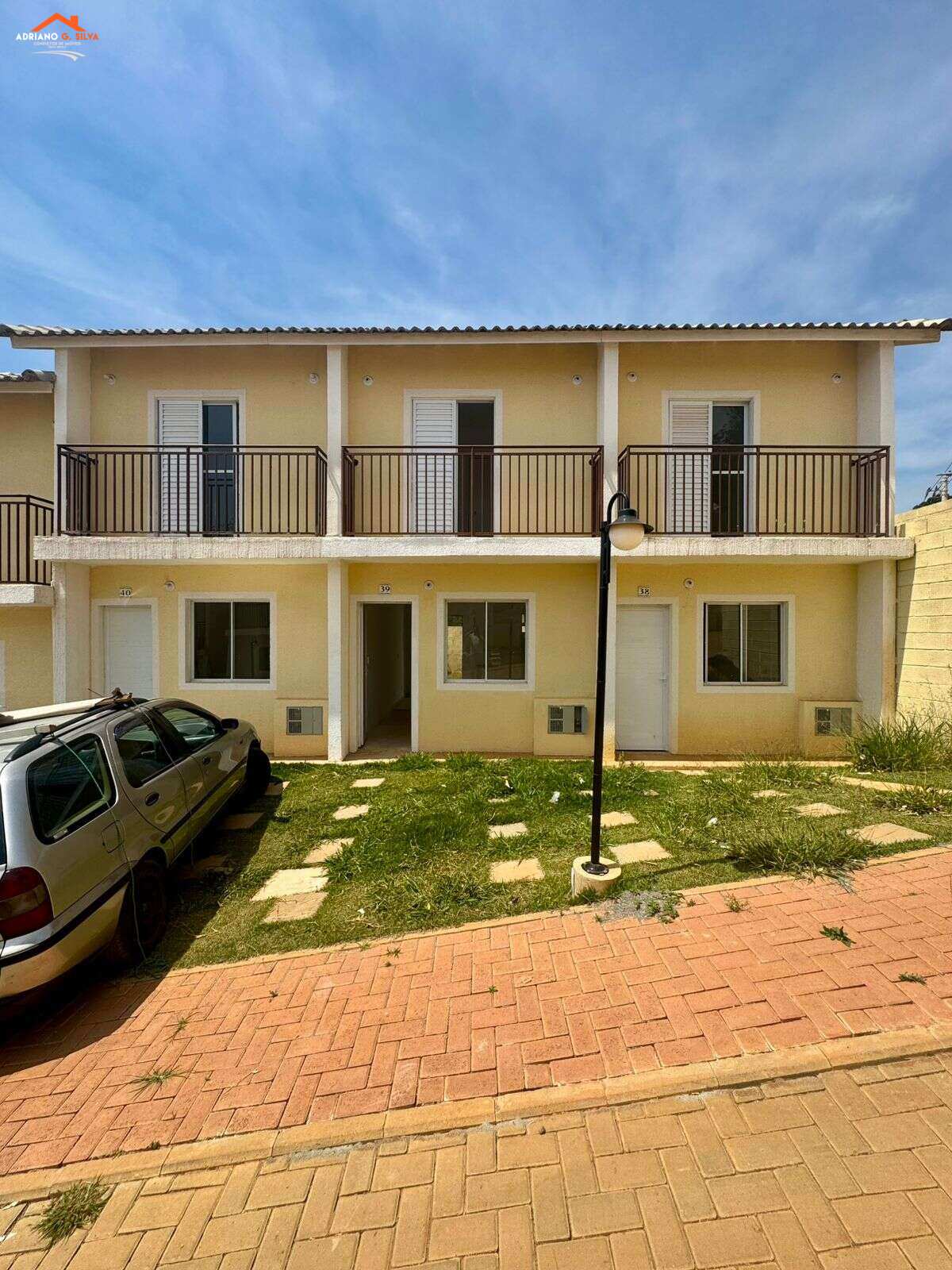 Sobrado em condomínio à venda em Cotia, Chácara Ondas Verdes, com 2 quartos - ADRIANO CONSULTOR DE IMÓVEIS