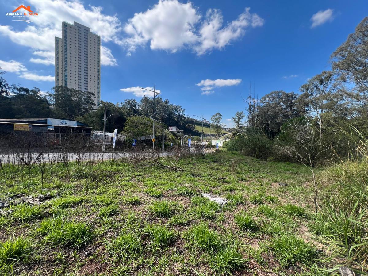 Terreno Comercial para Venda em Embu das Artes / SP no bairro CERCADO GRANDE - ADRIANO CONSULTOR DE IMÓVEIS
